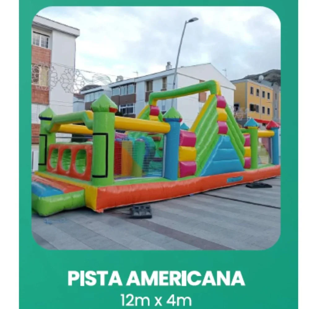 Pista americana hinchable multicolor de 12 × 4 metros con obstáculos para fiestas infantiles en Gran Canaria